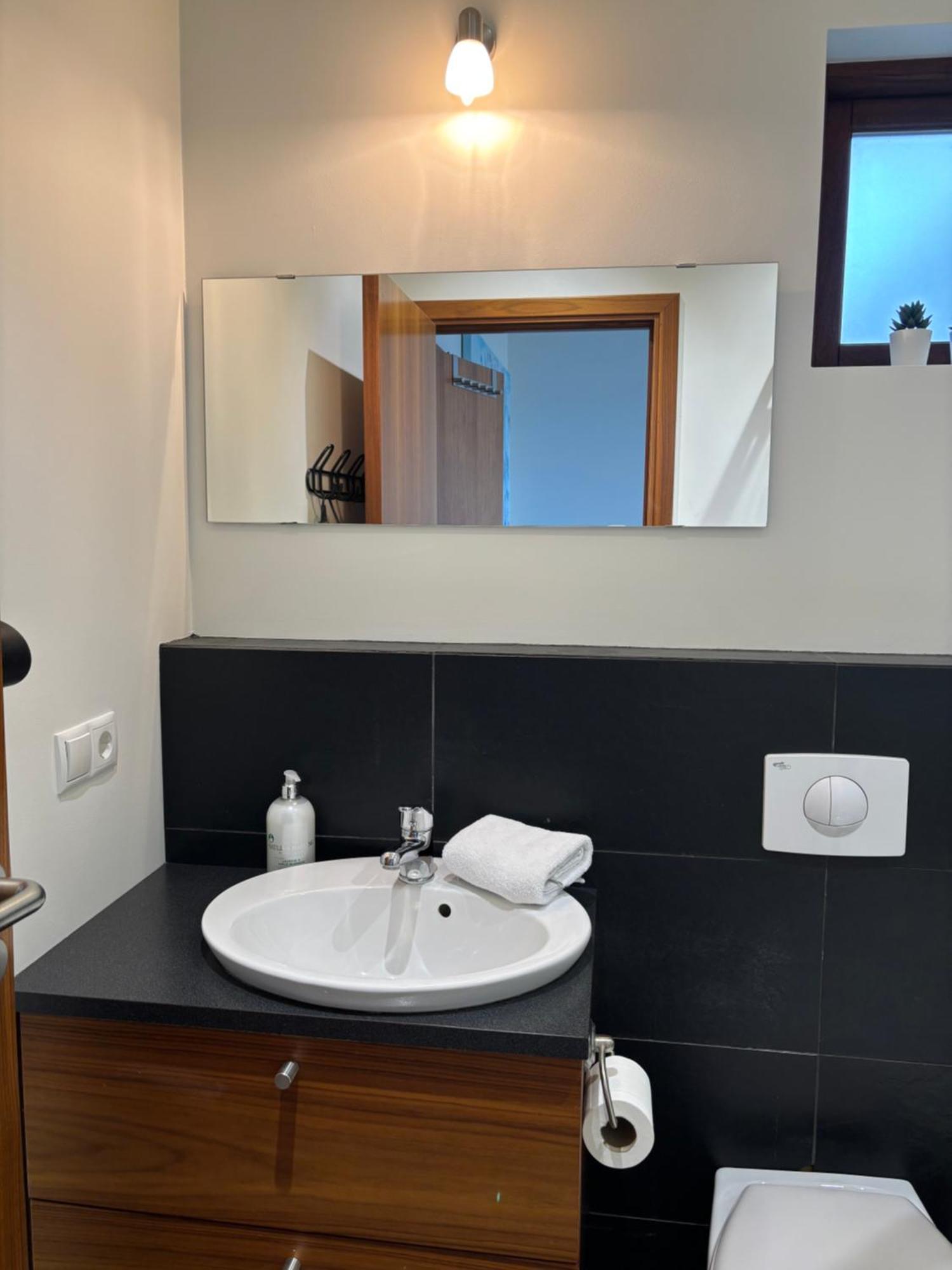 Ace Guesthouse Keflavík Екстериор снимка